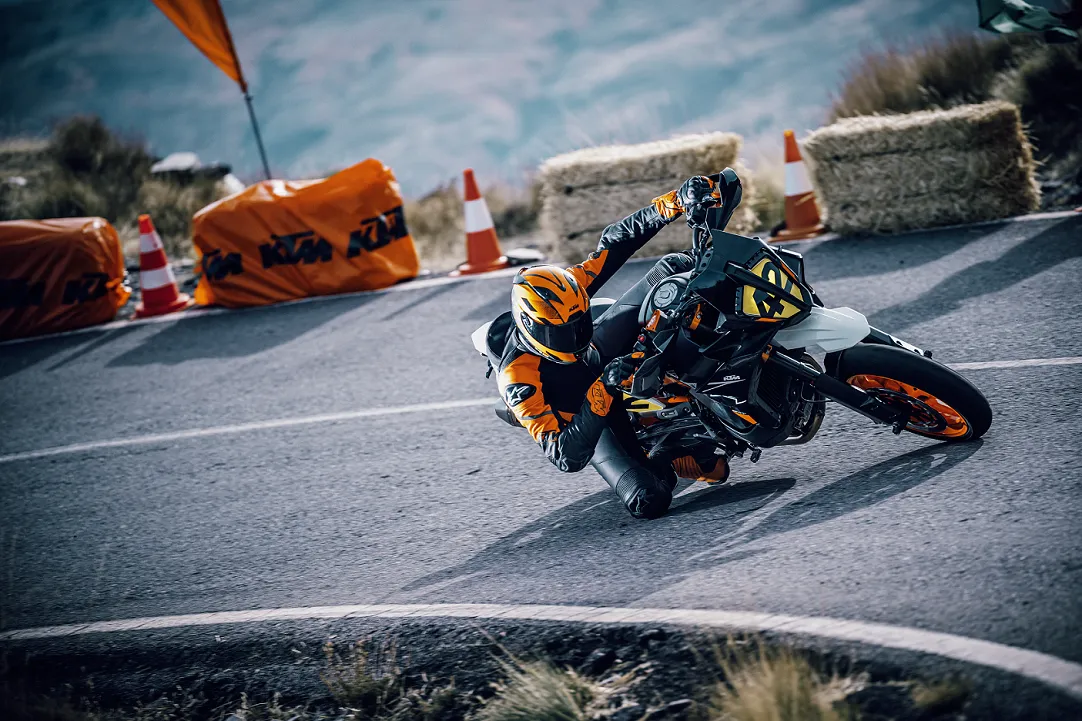 KTM 890 SMT - Görsel 3
